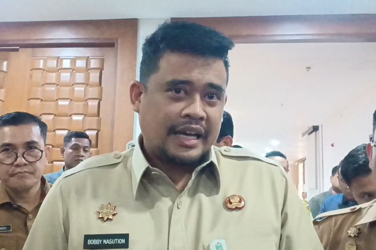 Warga di Asahan Tandu Jenazah hingga 5 Km Imbas Jalan Rusak, Bobby: Tahun Depan Diperbaiki