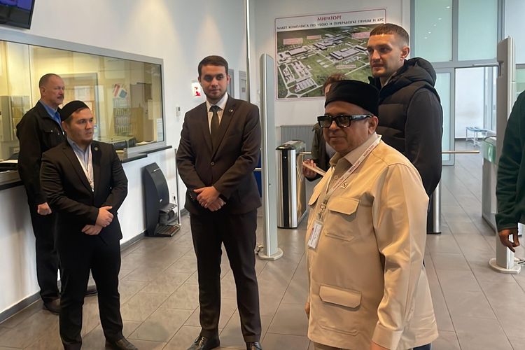 Kepala Badan Penyelenggara Jaminan Produk Halal (BPJPH) Republik Indonesia Ahmad Haikal Hasan mendapatkan undangan berkunjung dari Pemerintah Rusia melalui Federal Service for Veterinary and Phytosanitary Surveillance (Rosselkhoznadzor) di Kota Moskow dan Bryansk.