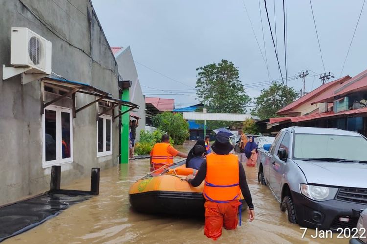 Banjir dan longsor melanda sejumlah wilayah di Jayapura, Papua. 