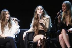 Lirik dan Chord Lagu Little of Your Love - HAIM