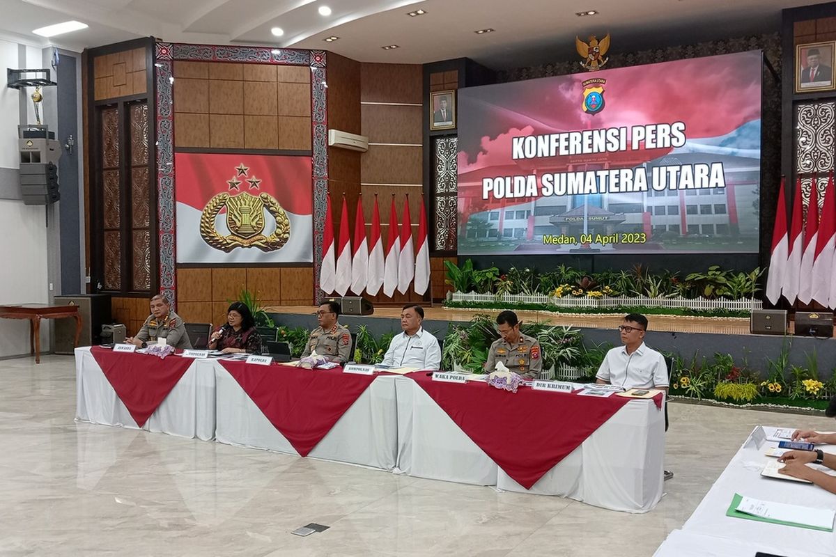 Kapolda Sumut, Irjen Pol RZ Panca Putra Simanjuntak pada Selasa (4/4/2023) malam memaparkan hasil penanganan kasus kematian Bripka AS. Kesimpulan yang didapat dari proses panjang melibatkan para ahli itu bahwa kematian Bripka AS akibat bunuh diri dengan sianida.