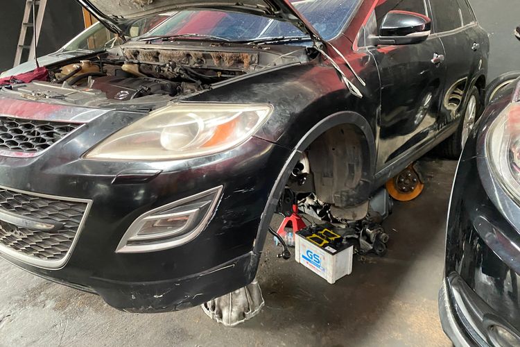 mobil yang mengalami transmisi matik jebol