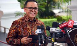 Ratas dengan Jokowi, Menpan-RB Sampaikan 7 Transformasi dalam RUU ASN