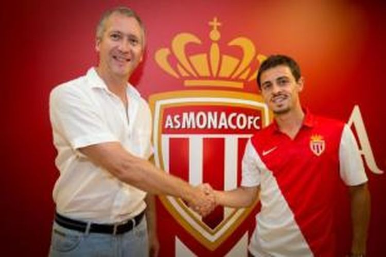 Gelandang baru AS Monaco asal Portugal, Bernardo Silva (kanan).