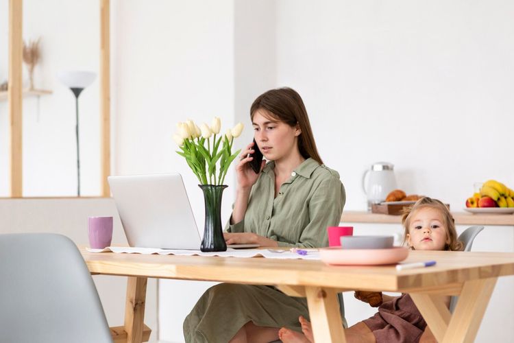 Ibu Pekerja Rentan Alami Depresi dan Burnout, Studi Ungkap Alasannya