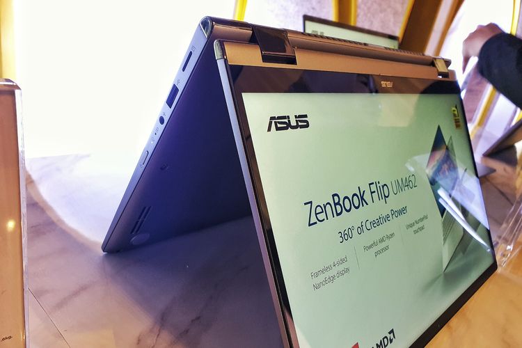 Asus ZenBook Flip UM462