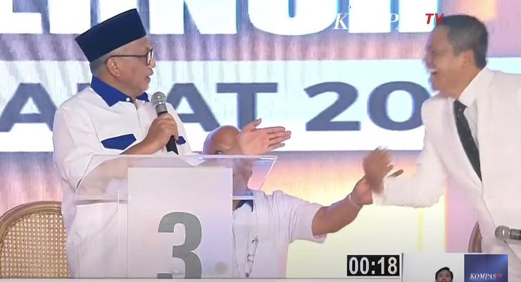 Momen Kocak Debat Pilgub Jabar: Syaikhu Salah Ajukan Pertanyaan, Ronal Beri Arah, Dedi Tertawa