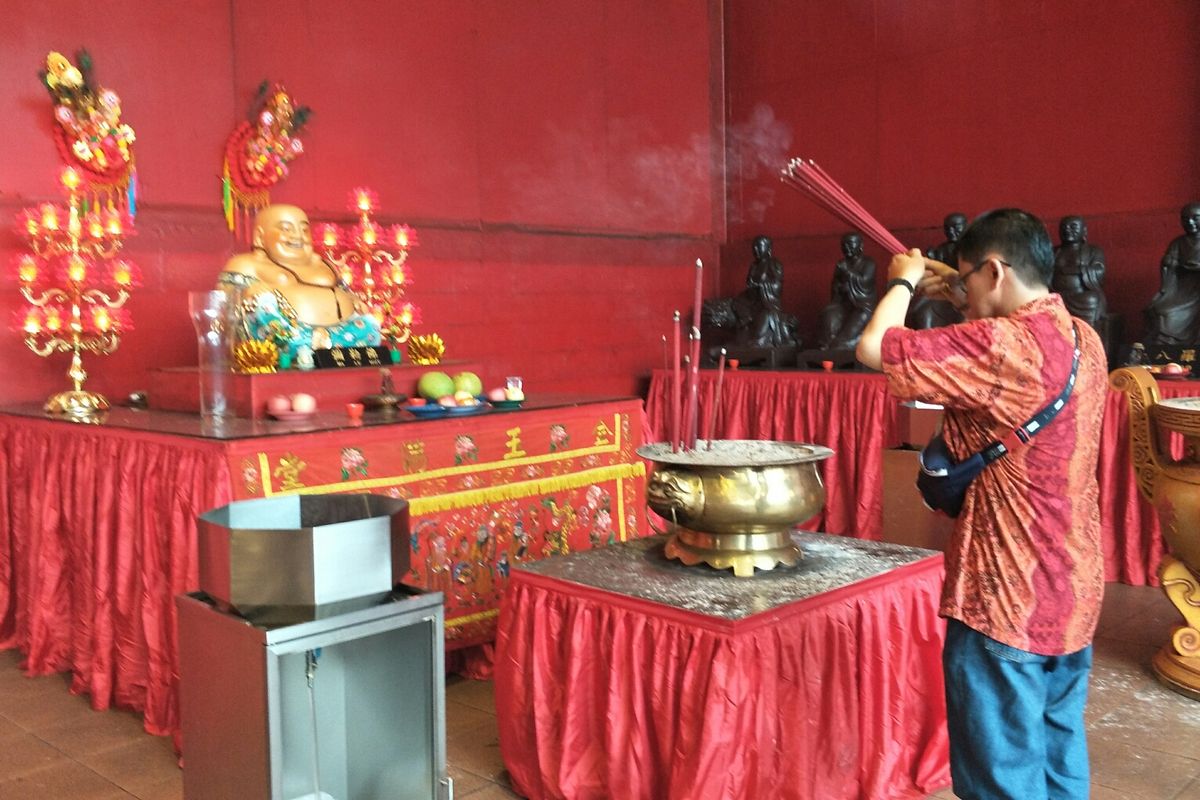 Tempat ibadah Wihara Dharma Bakti,  Kawasan Petak Sembilan,  Jakarta Barat,  Jumat (24/1/2020).