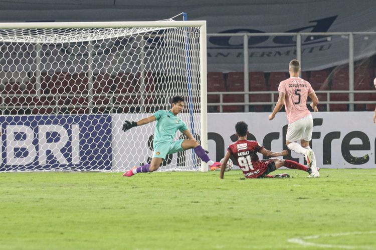 Muhammad Rahmat mencetak gol untuk Bali United ke gawang Persik pada laga perdana Liga 1 2021 di Stadion GBK, Jumat (27/8/2021).