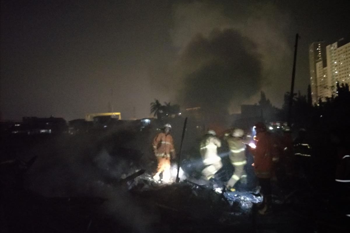 Kebakaran yang menghanguskan delapan rumah warga di Sukapura, Cilincing, Jakarta Utara pada Selasa (6/8/2019)