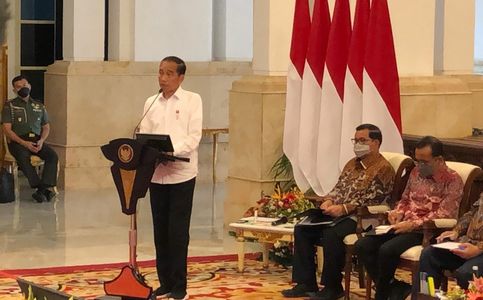 Jokowi to Regional Leaders: Use Regional Budget to Control Inflation