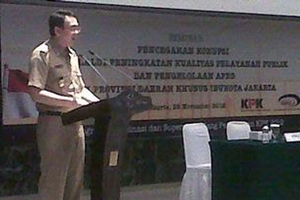 Wakil Gubernur DKI Jakarta Basuki Tjahaja Purnama saat memberikan paparan dalam seminar pencegahan korupsi di wilayah Pemerintah Provinsi DKI Jakarta, Rabu (28/11/2012), di Balaikota Jakarta.