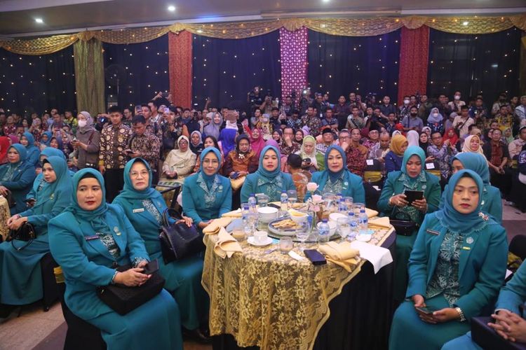 Acara Gala Dinner dan Penganugerahan Tanda Penghargaan Bidang Bangga Kencana dan Percepatan Penurunan Stunting Tahun 2023 di Griya Agung Palembang, Selasa (4/72023).

