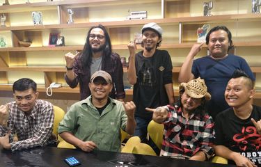 Katta sikli porno aktyor