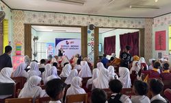 Wings Group Dukung Program 'Toilet Sekolah Ramah Lingkungan' Pemkab Subang