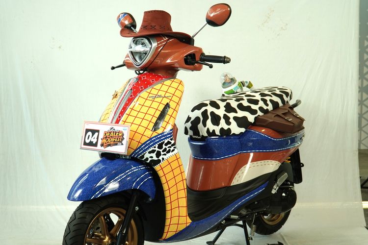 Modifikasi Yamaha Grand Filano Bergaya Woody Toy Story