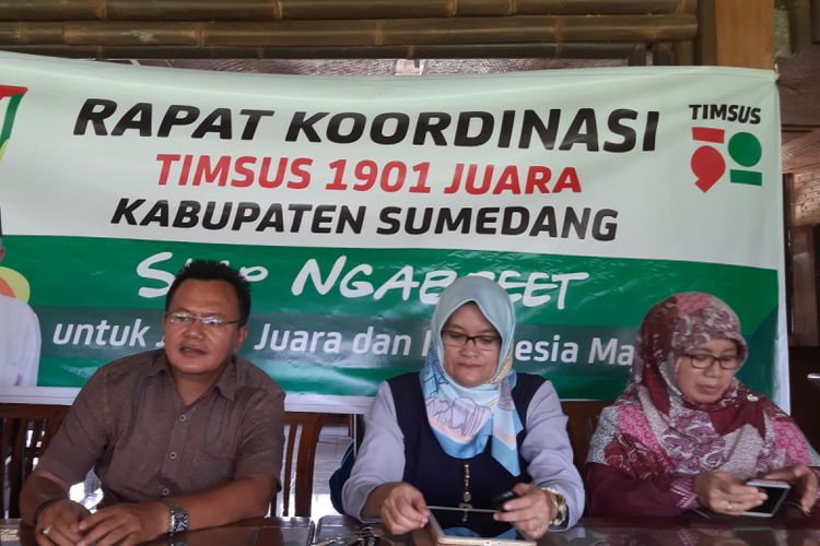 Timsus 1901 Sumedang optimis raih 65 persen suara untuk pasangan capres Joko Widodo-KH Maruf Amin, Minggu (24/2/2019). AAM AMINULLAH/KOMPAS.com