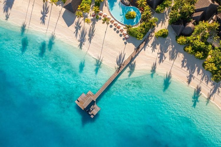 Destinasi liburan akhir tahun premium di Maladewa.