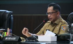 Mendagri Apresiasi Inflasi 2,42 Persen, Minta Pemda Waspadai Dampak Geopolitik Global