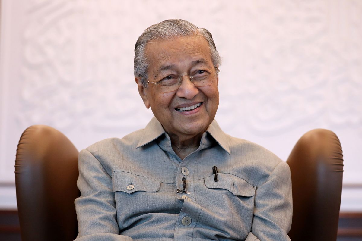 Mahathir Mohammad saat wawancara dengan Reuters di Kuala Lumpur, Malaysia, 13 Maret 2020.