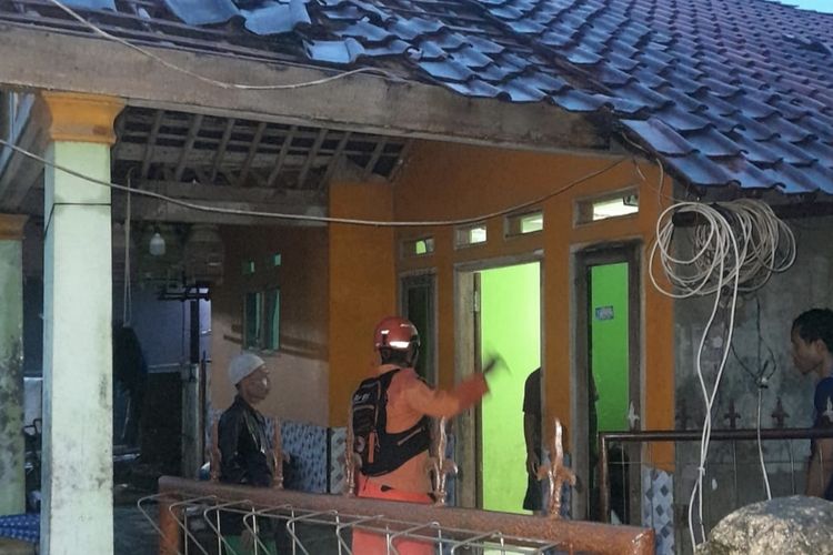 Banjir dan Angin Kencang Terjang Parung dan Rumpin Bogor, Ratusan Warga Terdampak