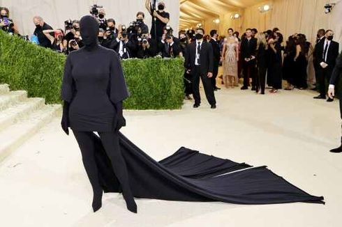 Reaksi Netizen Lihat Kostum Kim Kardashian di Met Gala 2021