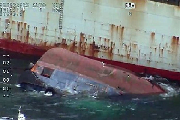 Korea Selatan: Kapal Tunda Bawa 8 Awak Termasuk 2 WNI Terbalik di Busan, 6 Masih Hilang