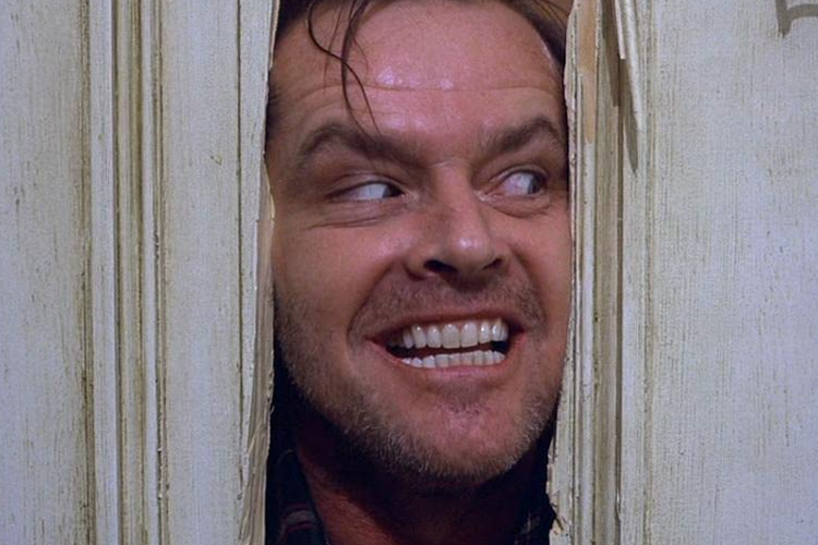 Jack Nicholson dalam salah satu adegan ikonik di The Shining. 