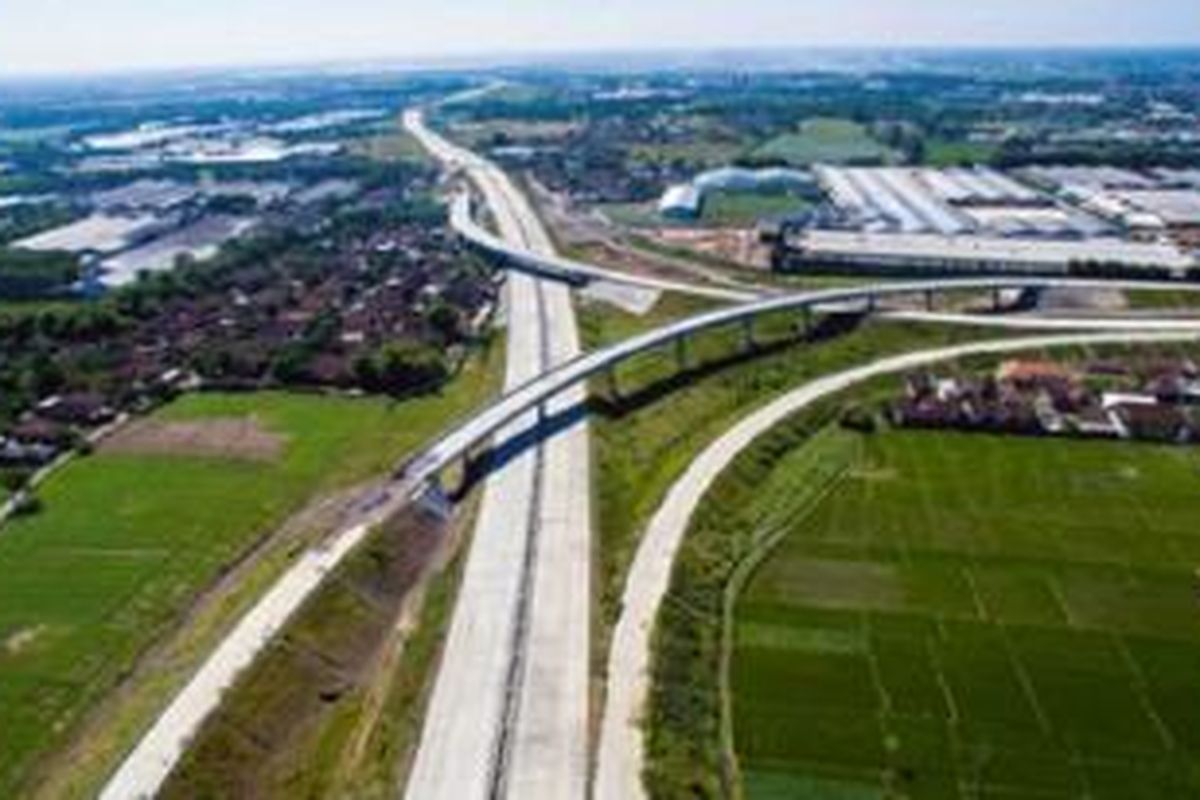 Jalan Tol Gempol-Pandaan sepanjang 13,61 kilometer diresmikan Presiden Republik Indonesia Joko Widodo, Jumat (12/6/2015).