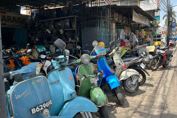 Tren Vespa Klasik: Pilih Fungsi Harian atau Aksesoris Jutaan Rupiah?