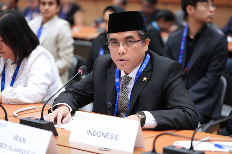 Menaker Yassierli berpidato dalam forum Asia Pacific Group (ASPAG) Ministerial Meeting yang berlangsung di Gedung PBB, Jenewa, Swiss.