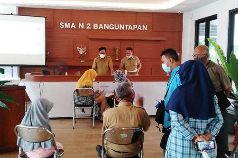 PPDB SMA Jogja 2021 Berjalan Lancar, Orangtua Bersyukur Anaknya Masuk Negeri