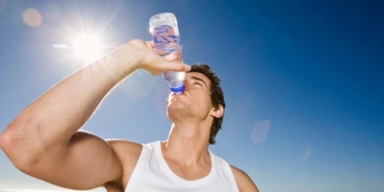 Ilustrasi dehidrasi. Rasa haus adalah tanda dehidrasi yang paling awal. Dehidrasi adalah tidak adanya jumlah air yang cukup dalam tubuh Anda.