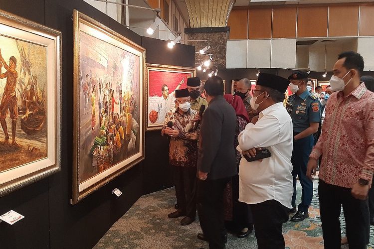 Wakil Presiden Ma'ruf Amin menghadiri pagelaran seni lukis karya Firdaus Alamhudi bertema Nuansa Kemerdekaan di Grand Sahid Jaya Hotel, Jakarta, Senin (22/8/2022) sore. 