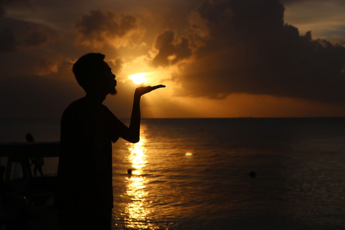 IPB University mendampingi MHA Kadie Kapota di Wakatobi mengembangkan sea farming untuk budi daya ikan kerapu.