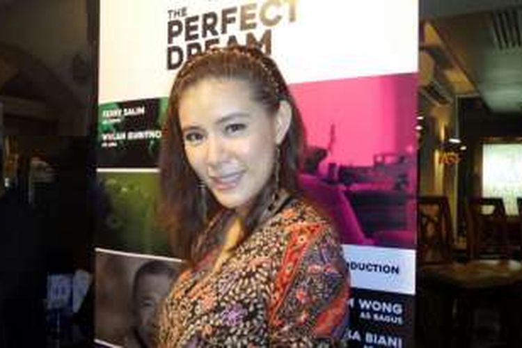 Olga Lydia dijumpai dalam sebuah acara di Kafe Pisa, Menteng, Jakarta Selatan, Selasa (2/8/2016).