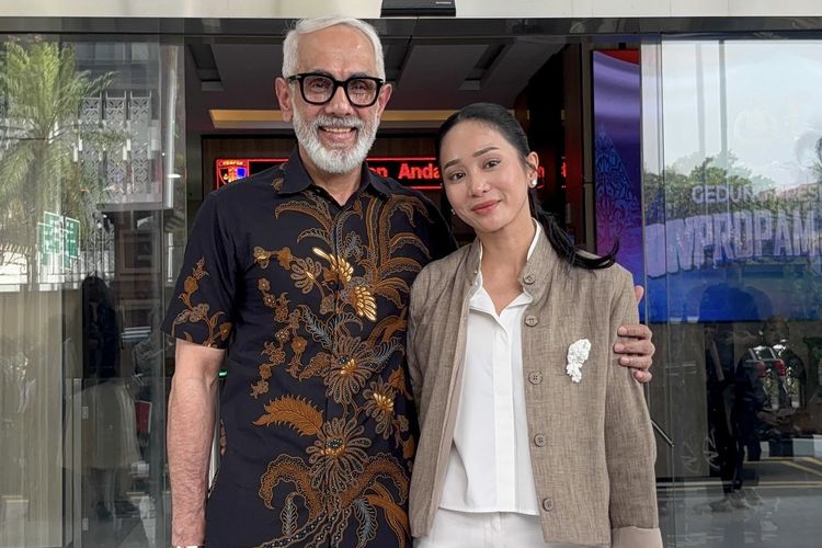Bunga Zainal dan Suami Sambangi Divpropam Mabes Polri, Ada Apa?