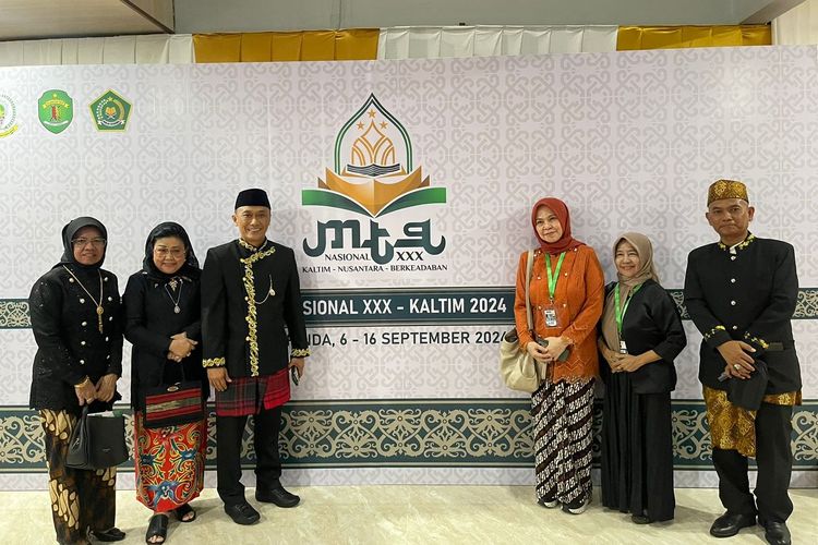 Provinsi Sulawesi Selatan (Sulsel) mengirim kafilah yang terdiri dari 18 anggota untuk bertanding di sejumlah cabang lomba pada ajang Musabaqah Tilawatil Quran (MTQ) Nasional XXX 2024 di Samarinda, Kalimantan Timur, Senin (9/9/2024). 