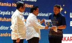 Buku Bupati Hamim “Belajar dari Bone Bolango” Tuai Banyak Respons Positif 