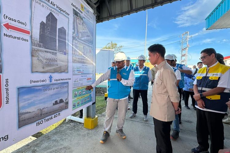 Wapres RI Gibran Rakabuming Raka saat kunker ke PLMTG Nias, Sumut, Minggu (21/12/2025).