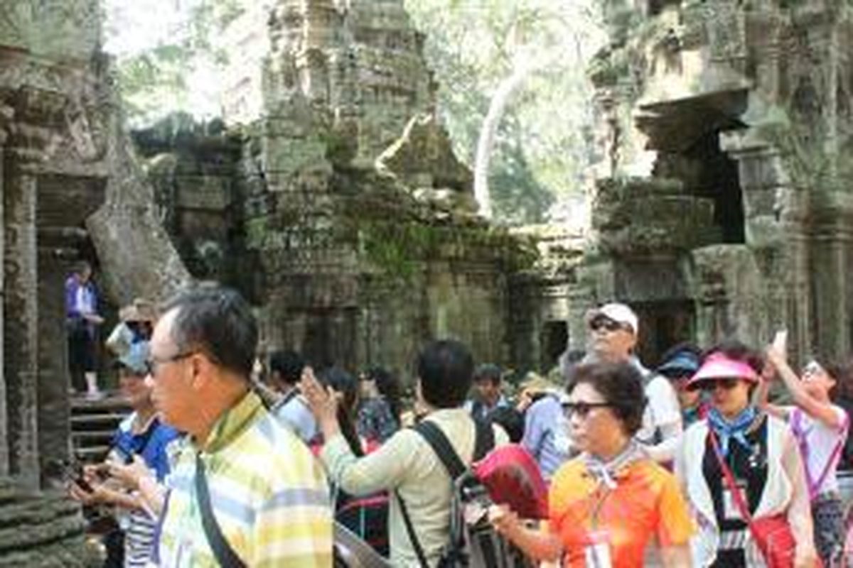 Candi Angelina Jolie di Angkor Wat, Kamboja, yang selalu ramai dikunjungi turis.