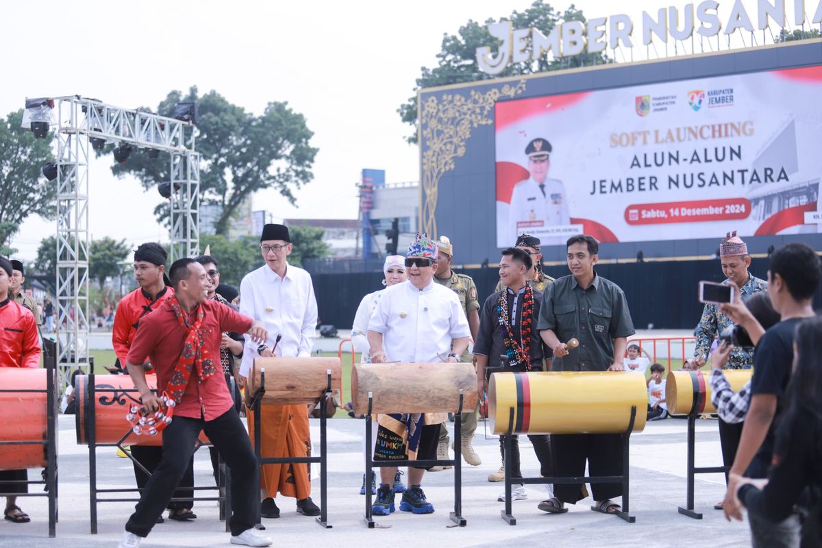 Telan Biaya Rp 23 Miliar, Alun-Alun Jember Punya Video Tron Raksasa