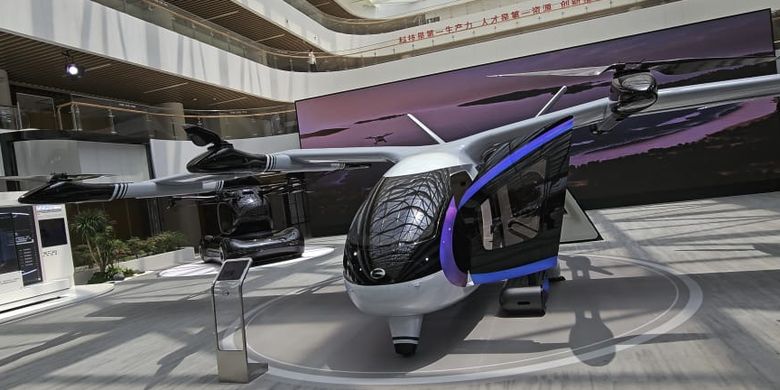 Mobil terbang Govy Airjet yang dipamerkan di pusat penelitian dan pengembangan GAC Group di distrik Panyu, Guangzhou, China.