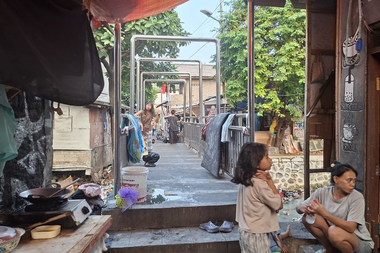 “Mama Kan Capek, Biar Aku yang Jualan”, Saat Bocah Kelas 4 SD di Tanah Abang Bantu Ibunya Mencari Nafkah