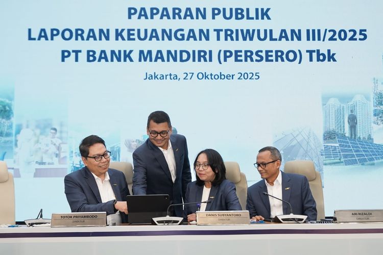 Direksi Bank Mandiri dalam Paparan Kinerja Kuartal III 2025 di Jakarta pada Senin (27/10/2025).