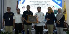 Jadi yang Tercepat Saluran DAK Fisik dan Dana Desa, Pemkab HST Raih 2 Penghargaan dari DJPb Kalsel