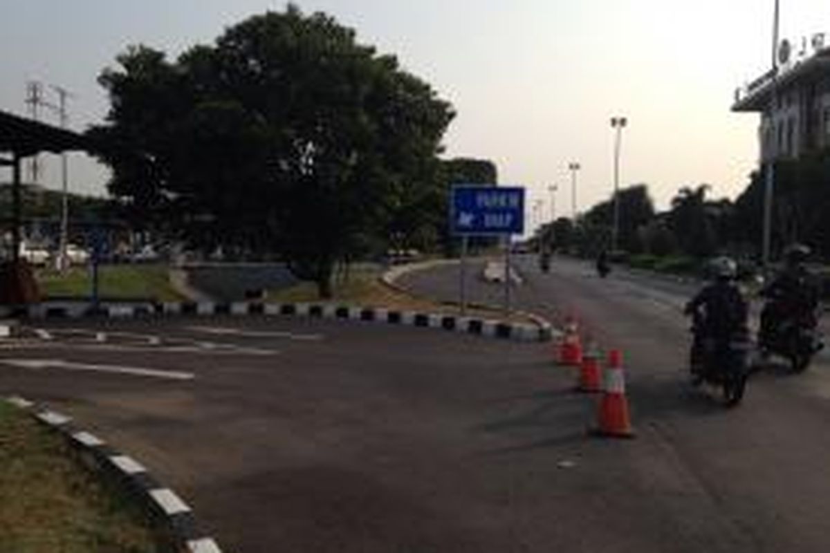 Pintu masuk parkir inap di kawasan perkantoran Bandara Soekarno-Hatta, Tangerang, Rabu (24/6/2015). 