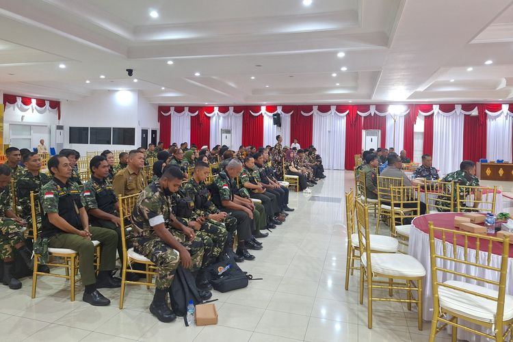 Komando Daerah (Kodam) VI/Mulawarman membuka lowongan untuk masyarakat guna membela negara dengan bergabung sebagai komponen cadangan matra darat (komcad).