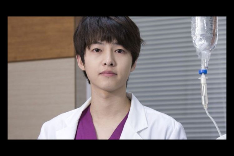 Song Joong Ki berperan sebagai dokter Ahn Kyung Woo  dalam drama OB & GY (2010)