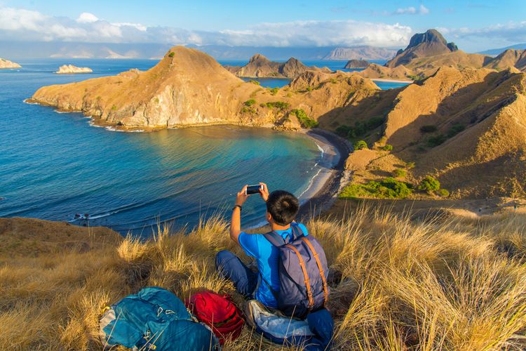 Milenial traveling ke Pulau Padar, Labuan Bajo, NTT